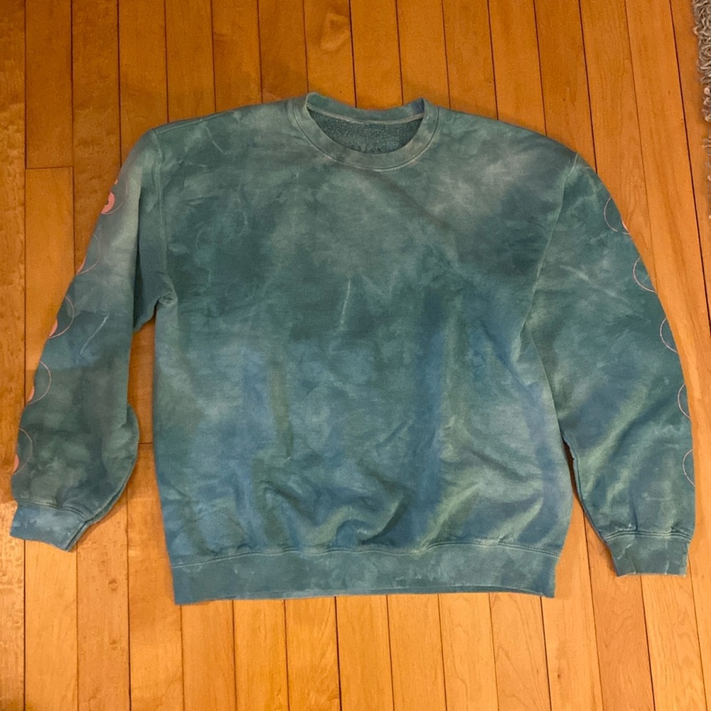 Ying Yang crewneck from Pacsun.
